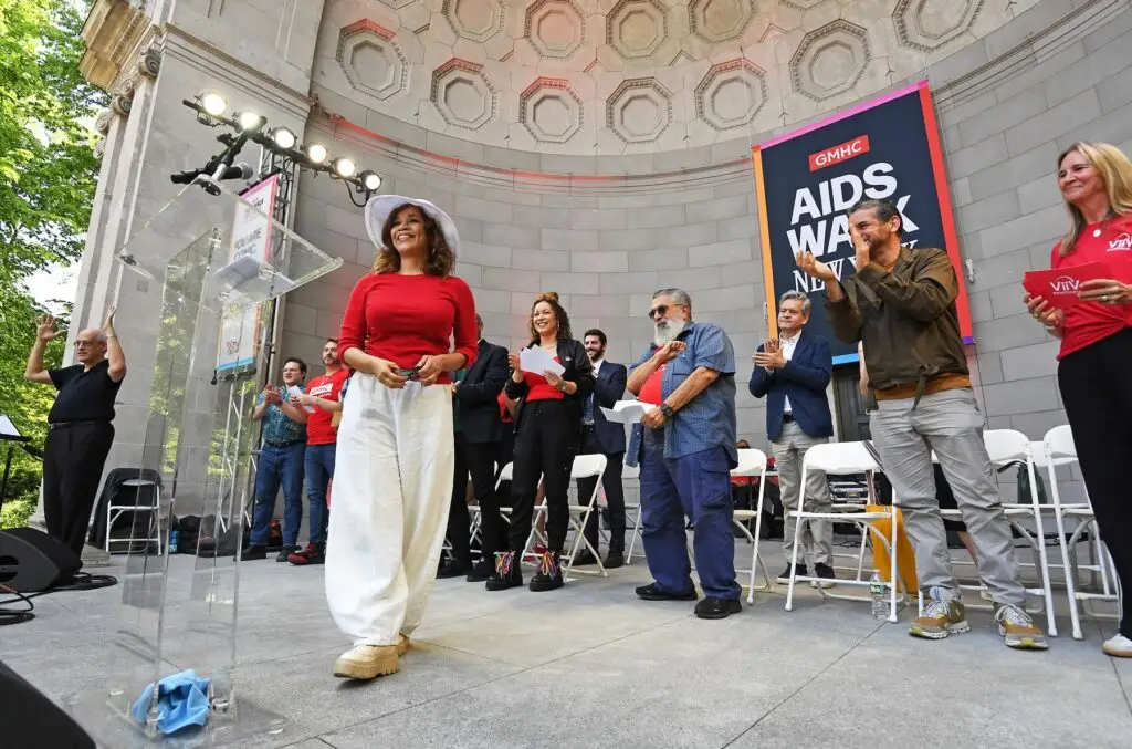 051726aidswalk8MATT 1800x